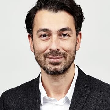 Farzad Sjögren, organisationspsykolog på Knowit
